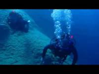 Embedded thumbnail for Learn to Scuba Dive in 3 Easy Steps with PADI Open Water diver course and Free padi eLearning